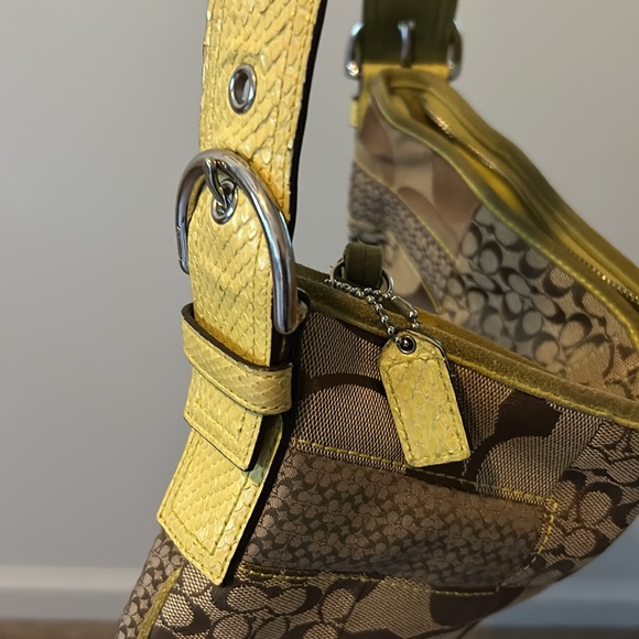 Vintage Coach Exotics Collection Lime green trim zipper closure Hobo bag - Picture 3 of 11